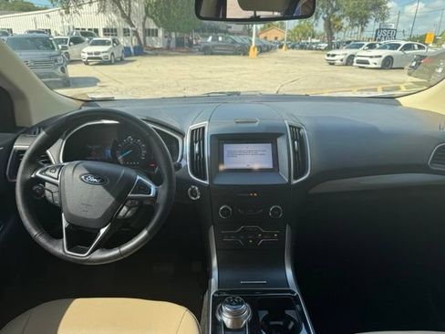 Used 2019 Ford Edge SEL w/ Equipment Group 201A FWD image 9