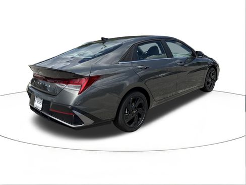 New 2026 Hyundai Elantra SEL Sport FWD image 3