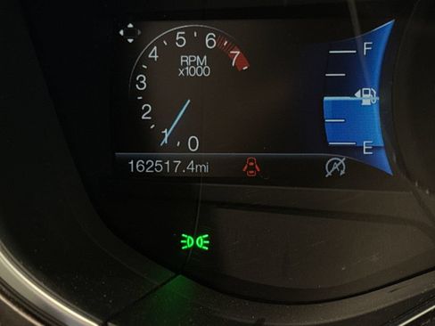 Used 2017 Ford Fusion SE w/ Fusion SE Technology Package FWD image 20