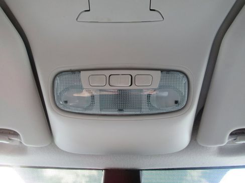 Used 2020 Ford Transit Connect XLT image 25