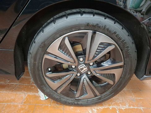 Used 2018 Honda Civic EX image 6