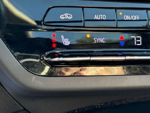 Used 2022 Buick Envision Essence w/ Technology Package II image 35