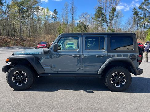 Used 2025 Jeep Wrangler Unlimited Rubicon 4xe image 8