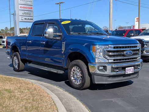 Used 2022 Ford F250 Lariat w/ Chrome Package image 3