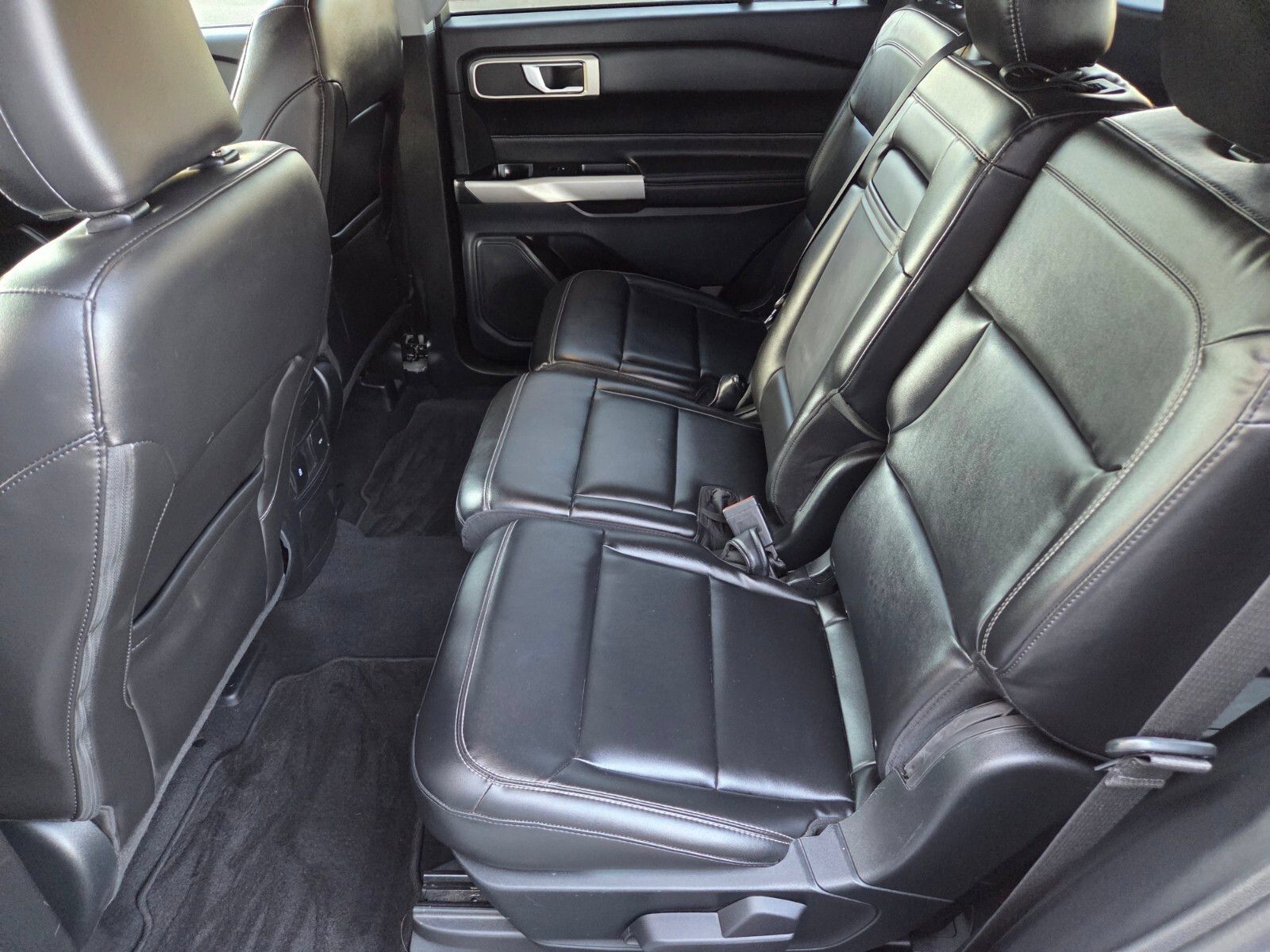 Certified 2023 Ford Explorer XLT w/ Equipment Group 202A RWD image 11