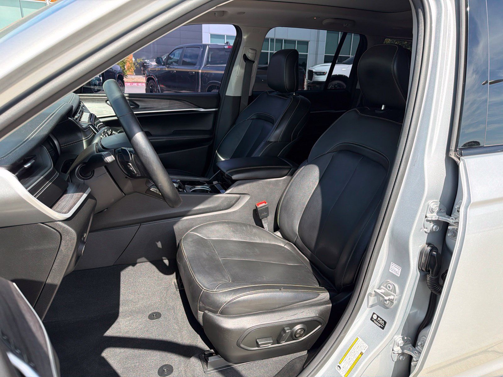 Used 2022 Jeep Grand Cherokee Limited RWD image 13