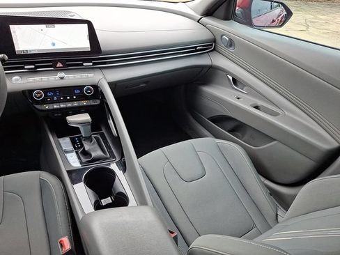 Used 2023 Hyundai Elantra SEL w/ Convenience Package FWD image 16