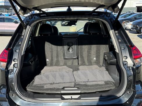 Used 2019 Nissan Rogue SL w/ Premium Package image 24