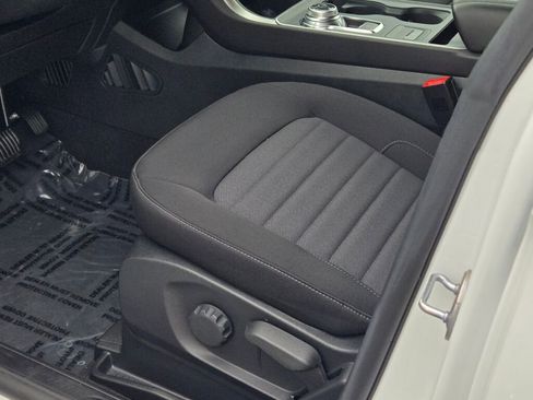 Used 2024 Ford Edge SE image 21