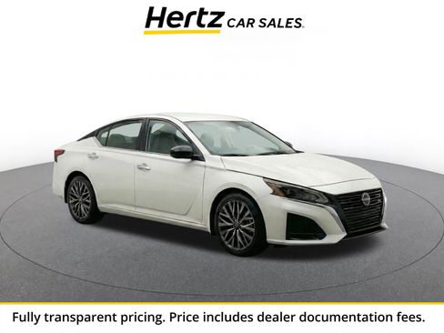 Used 2025 Nissan Altima 2.5 SV FWD image 1