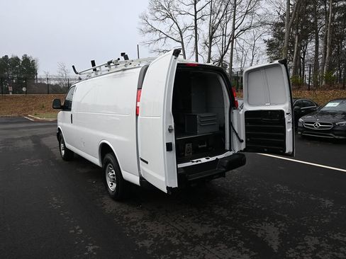 Used 2022 Chevrolet Express 2500 w/ Driver Convenience Package image 25
