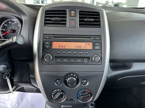 Used 2018 Nissan Versa Note S FWD image 13