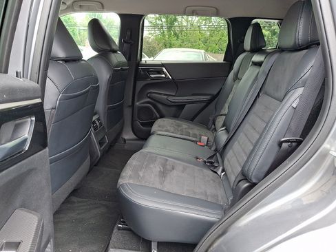 Used 2024 Mitsubishi Outlander SE AWD/4WD image 10