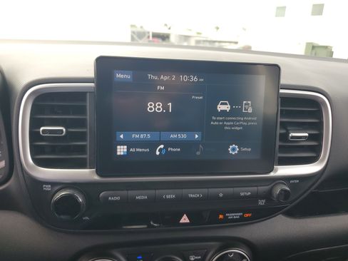 Used 2021 Hyundai Venue SE image 24