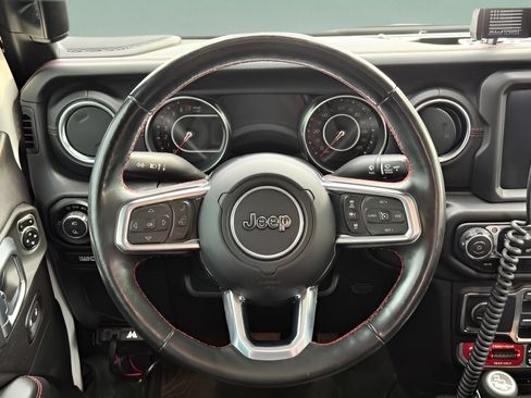 Used 2020 Jeep Gladiator Rubicon AWD/4WD image 13