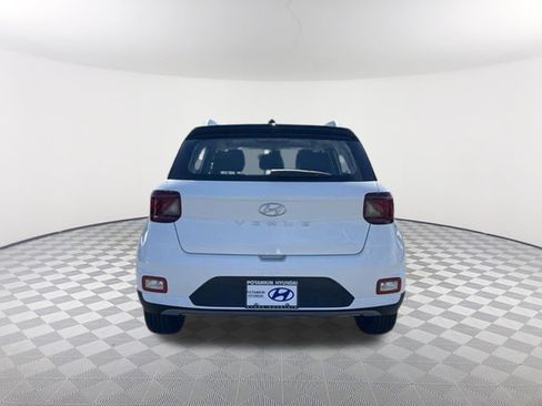 Used 2026 Hyundai Venue SEL image 8
