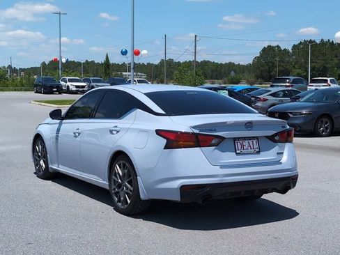 Used 2023 Nissan Altima 2.0 SR FWD image 7