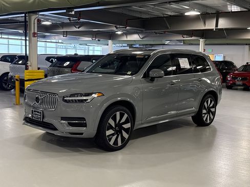 Certified 2025 Volvo XC90 T8 Ultra w/ Protection Package Premier AWD/4WD image 5