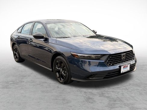 Used 2025 Honda Accord SE image 3