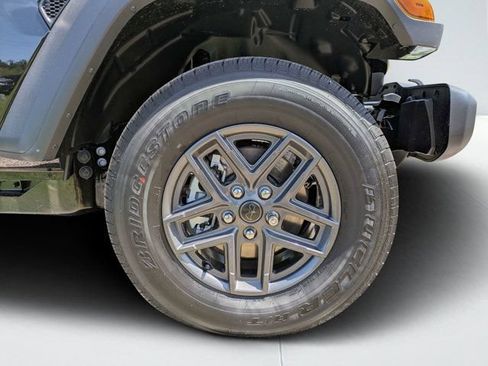 New 2026 Jeep Gladiator Sport AWD/4WD image 10