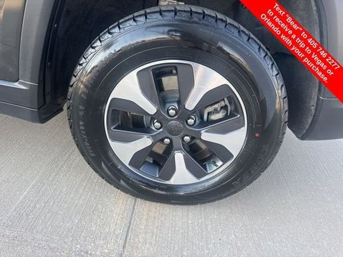 Used 2024 Jeep Grand Cherokee Limited 4xe image 3