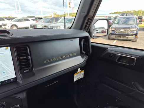 New 2025 Ford Bronco Badlands image 23
