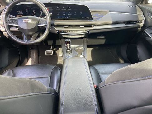 Used 2024 Cadillac XT4 Sport image 17