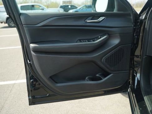 Used 2025 Jeep Grand Cherokee L Altitude image 15