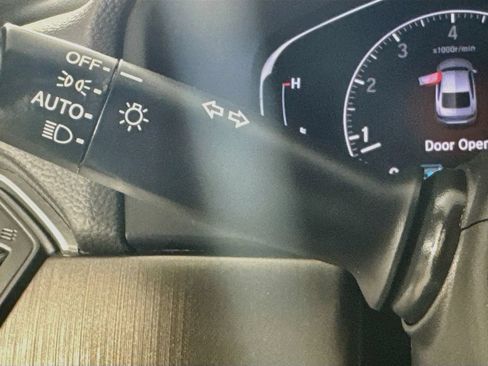 Used 2018 Honda Accord LX image 12