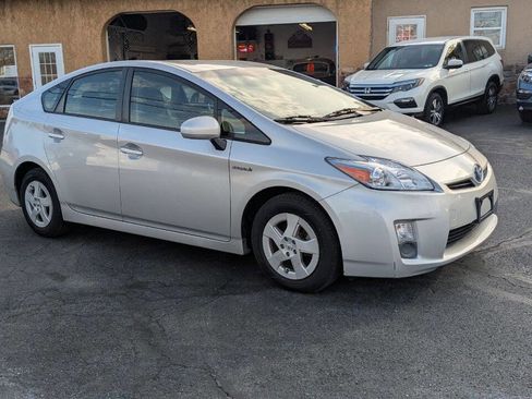 Used 2011 Toyota Prius Two image 2