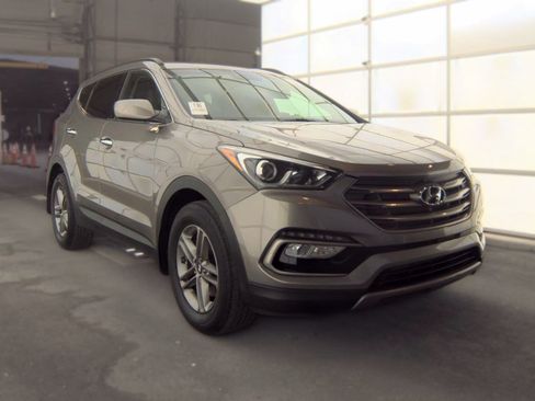 Used 2017 Hyundai Santa Fe Sport AWD/4WD image 2