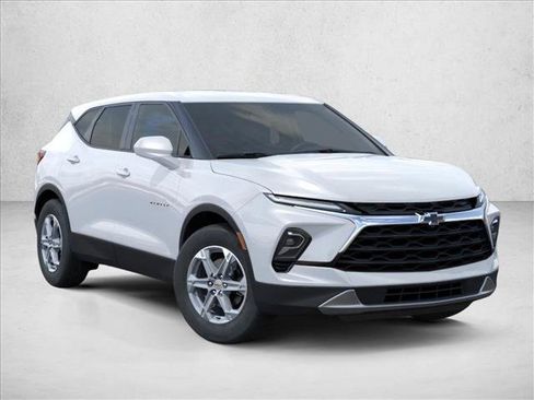 New 2026 Chevrolet Blazer LT image 2