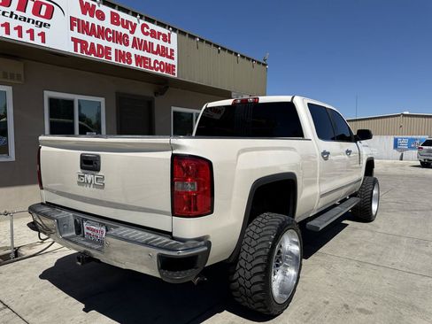 Used 2014 GMC Sierra 1500 SLT w/ SLT Crew Cab Value Package AWD/4WD image 3