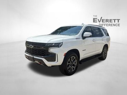 Used 2023 Chevrolet Tahoe Z71 w/ Luxury Package AWD/4WD image 3