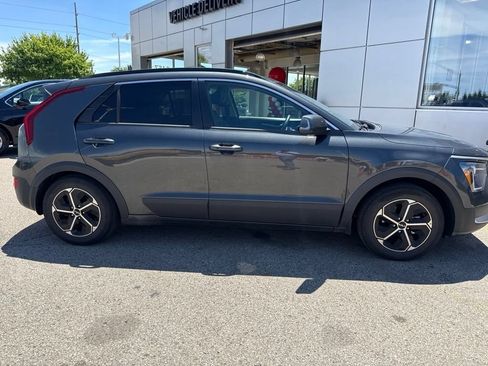 Used 2023 Kia Niro EX FWD image 2
