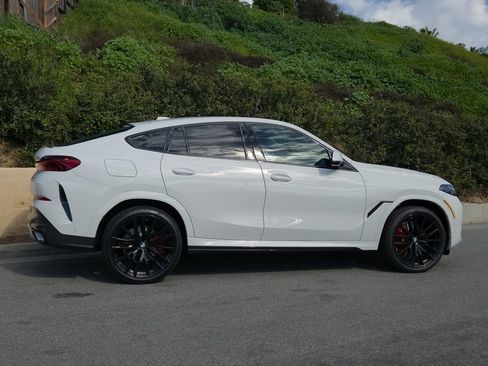 New 2026 BMW X6 xDrive40i w/ Premium Package image 4