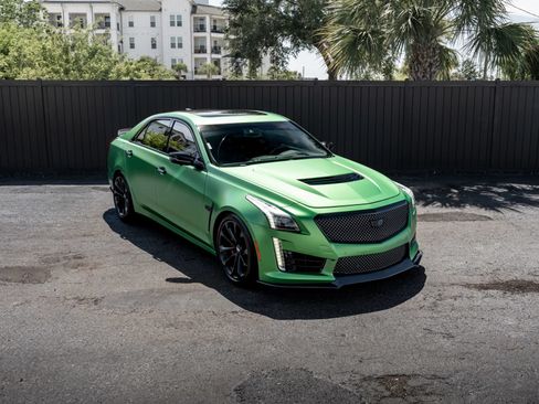 Used 2019 Cadillac CTS V w/ Luxury Package RWD image 25