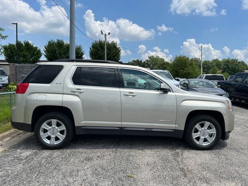 Used 2013 GMC Terrain SLE w/ Convenience Package AWD/4WD image 2