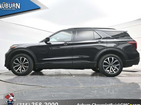 Used 2023 Ford Explorer ST-Line w/ Class IV Trailer Tow Package AWD/4WD image 19