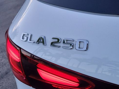 Certified 2025 Mercedes-Benz GLA 250 image 7