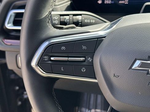Used 2024 Chevrolet Traverse Z71 w/ Enhanced Driving Package AWD/4WD image 36