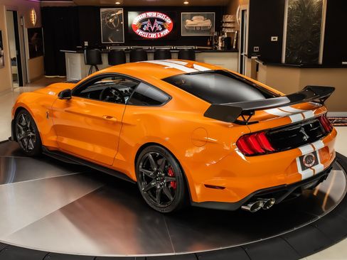 Used 2020 Ford Mustang Shelby GT500 w/ Carbon Fiber Track Pack RWD image 17