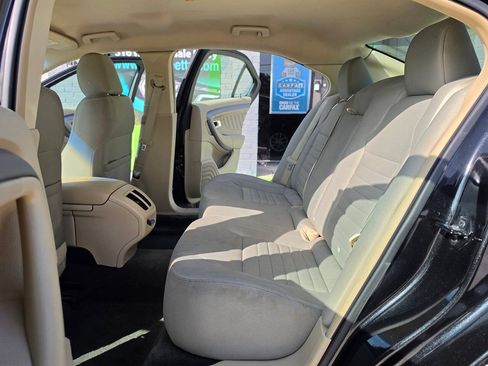 Used 2013 Ford Taurus SE FWD image 22