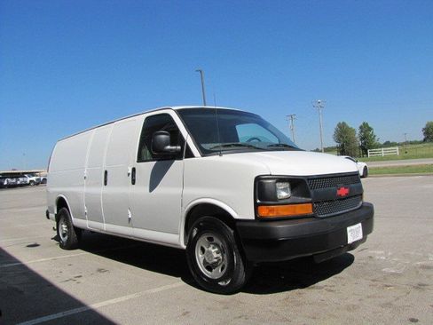 Used 2015 Chevrolet Express 3500 Extended image 3