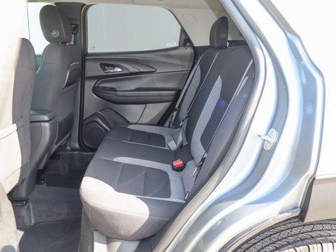 Used 2025 Chevrolet TrailBlazer LT AWD/4WD image 8