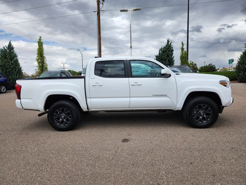 Used 2023 Toyota Tacoma SR5 AWD/4WD image 33