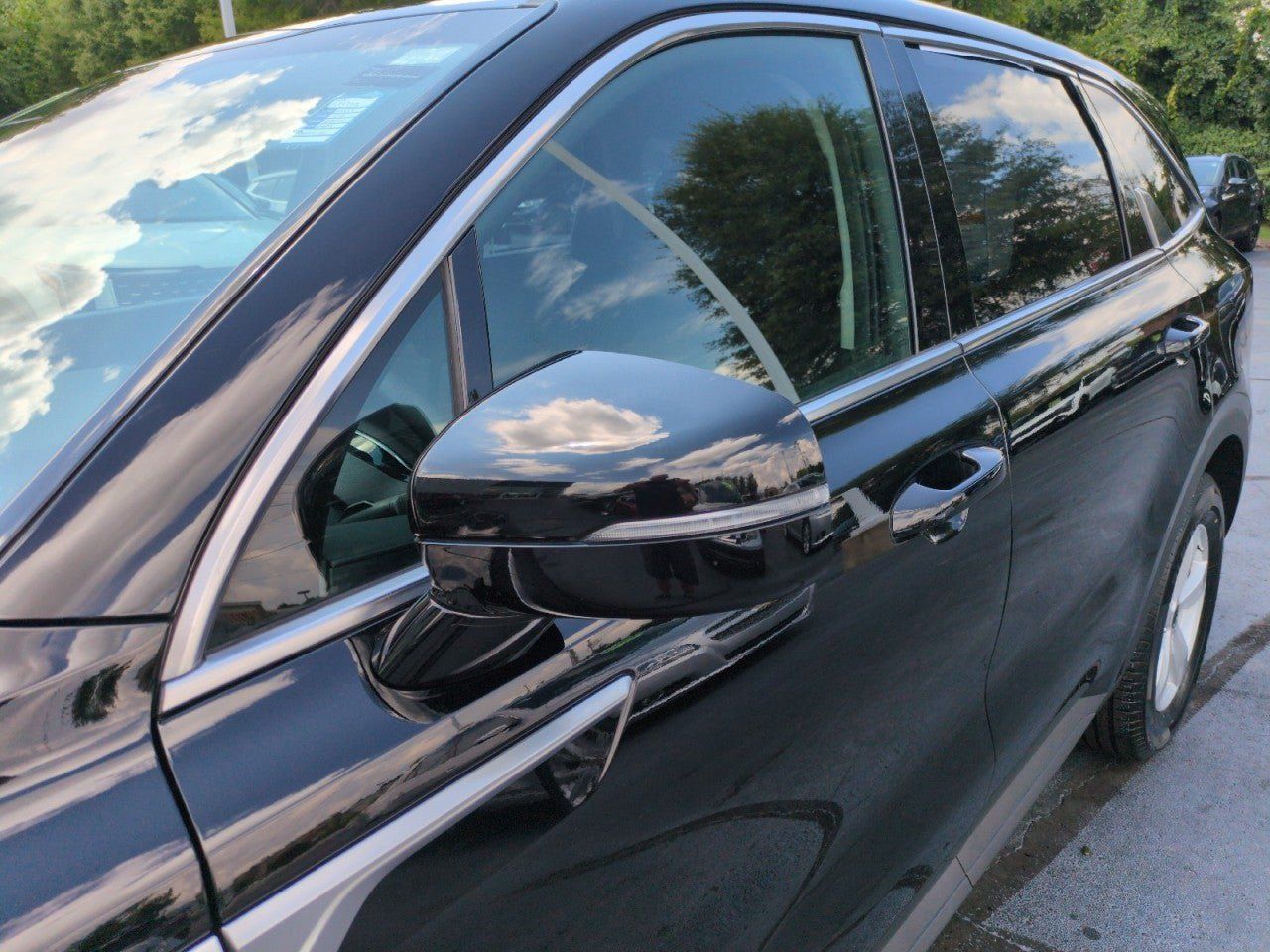 Certified 2023 Kia Sorento LX FWD image 10