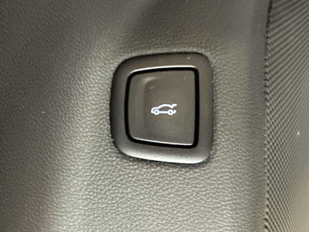 Certified 2024 Cadillac CT5 Luxury w/ Sun And Sound Package AWD/4WD image 21