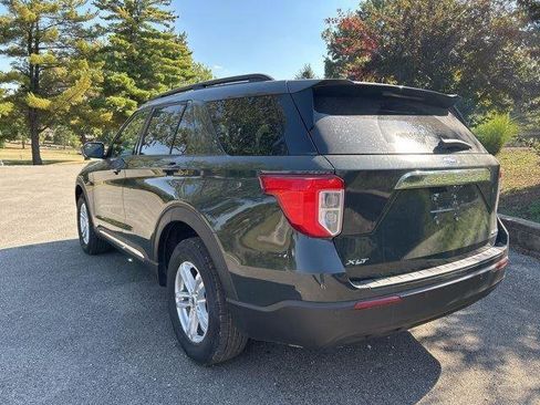Used 2023 Ford Explorer XLT image 4