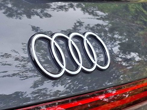 New 2025 Audi Q5 Premium Plus image 17